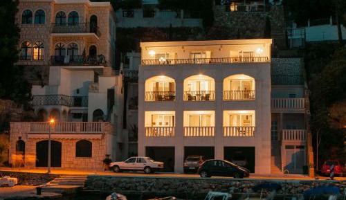 Studio Apartment with Sea View