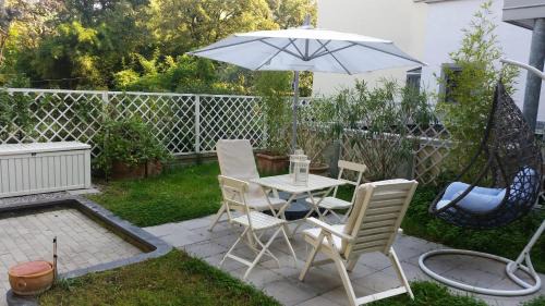 Apartment with Garden View