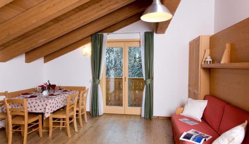 One-Bedroom Apartment with Balcony