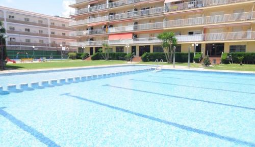 Apartment with Pool View 