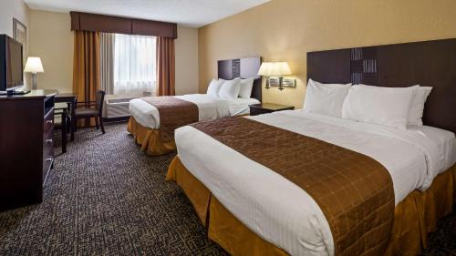 Queen Room with Two Queen Beds - Non-Smoking