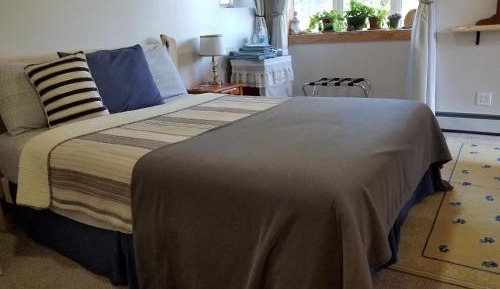 The Snowshoe Hare ~ Queen Bedroom