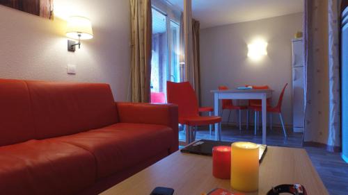 One-Bedroom Apartment (5 Adults)