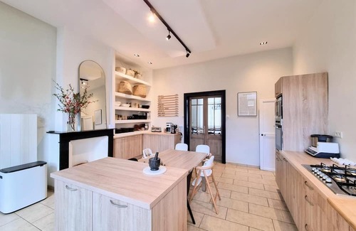 Abscon House | Large, spacious, fully renovated house