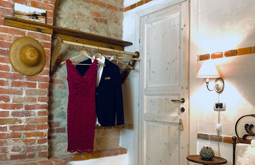 Gassino Torinese Bed & Breakfast | Suite del Camino - country chic with heated whirlpool in the garden