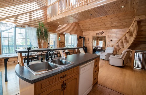 Blue Sea Cottage | Spacious, Cozy Waterfront Cottage with Hot-tub and Sauna in Beautiful BlueSea QC