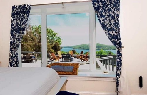 Naples House | Finger Lakes Wineries Golf Foliage Hiking Skiing