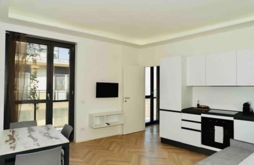 Centro Direzionale House | Sky View -New Door- Apartment 2 with Balcony