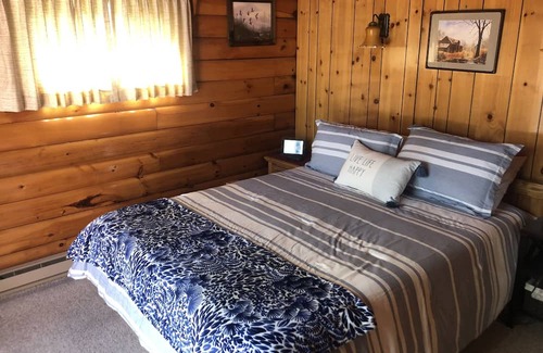 Schroon Lake Cabin | Escape to the Lake and Relax on the Private Beach