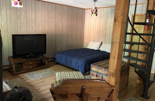 Schroon Lake Cabin | Escape to the Lake and Relax on the Private Beach