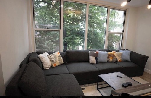 Turtle Bay Apartment | Dream Manhattan Penthouse 4 Bed / 2 Bath & 1,000 SQ FT Private Rooftop