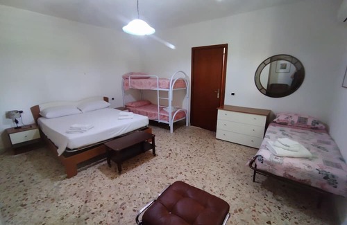 Castelvetrano House | Apartment "Baloo" with Shared Pool & Wi-Fi
