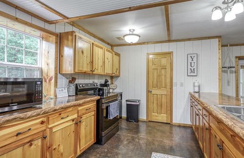 Clinton House | The perfect getaway on 14 acres just minutes from Truman Lake!