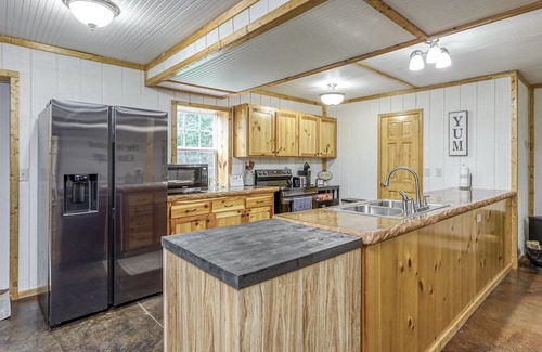 Clinton House | The perfect getaway on 14 acres just minutes from Truman Lake!