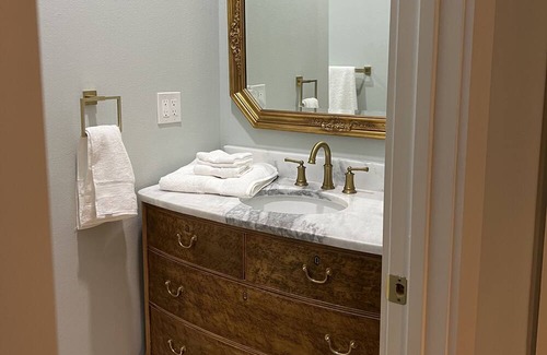 Buffalo Apartment | 4 Luxury Suites in a beautifully restored historic building in Buffalo, Texas.