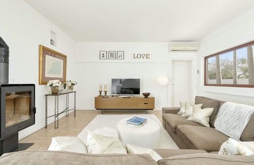 Santa Eulalia del Rio Villa | Rent this Luxury Villa with Private Pool, Ibiza Villa 1059