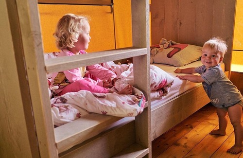 Douville Ski Chalet | Luxe Sanitary XL 6 pers, Villatent at Family campsite Lestaubière Dordogne