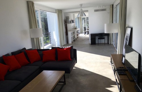 Petaleia Villa | Architect villa between the sea and mountains