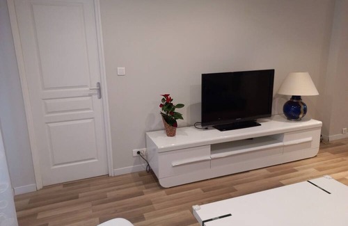 La Seyne-sur-Mer Apartment | T3, 60 m2, 3 mins walk from the sablettes beach, air conditioning, calm, WIFI