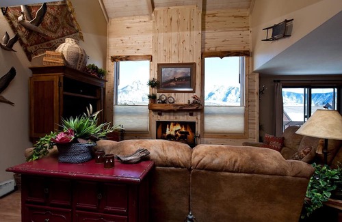 Purgatory Condo | Awesome Views - Heated Pool - Free Ski Shuttle