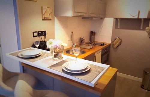 Enclos Apartment | Charming renovated studio 10m from the port in a pedestrian street
