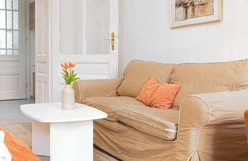 Matzleinsdorf Apartment | Modern 2BR Apt Near Karlsplatz