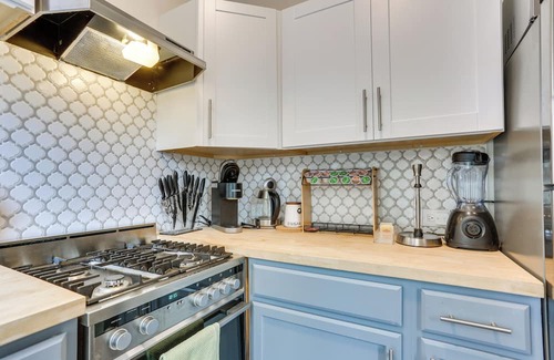 Newburgh Apartment | Explore & Work! Stylish Washington Heights Duplex