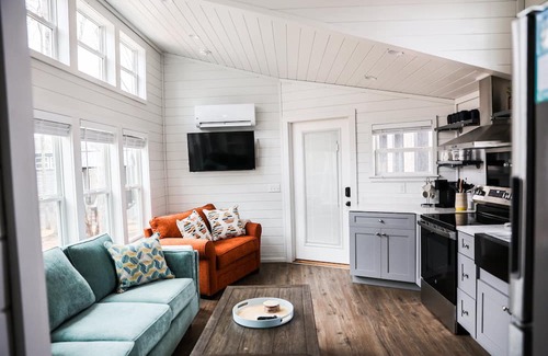 Dover House | Salt & Pepper