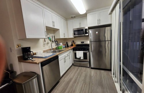 West Los Angeles Apartment | Chic & Cozy 2BR at Westpark Luxe – Complimentary Parking