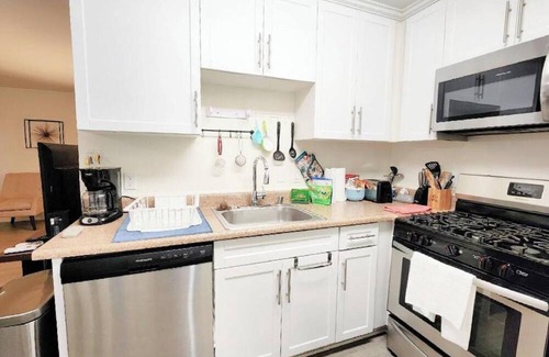 West Los Angeles Apartment | Chic & Cozy 2BR at Westpark Luxe – Complimentary Parking