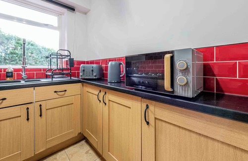 Newcastle-Under-Lyme House | Cosy Home in Stoke on Trent