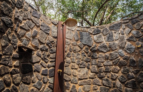 Moses Kotane Cabin | Dzombo Camp