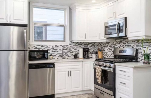 Hamilton House | 3-BR Near Fairfield Park & Local Groceries w/WIFI