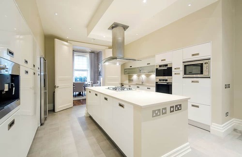 City of Westminster Apartment | Luxury 4 Bedroom Flat in Mayfair, London