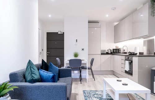 Barnt Green Apartment | Modern 1 bed apartment in Central Solihull