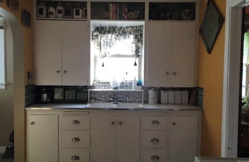 Fairpark House | Charming 2-bedroom house with in lovely Salt Lake, close to everything