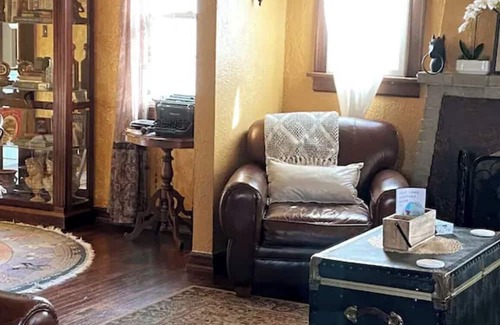 Fairpark House | Charming 2-bedroom house with in lovely Salt Lake, close to everything