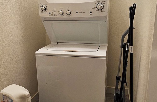 Parker Apartment | Cozy 1-bedroom with WiFi and AC in enchanting Aurora