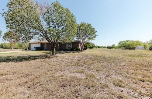 Oak Point House | Cozy 3BR Family Home with Large Yard, Sleeps 7