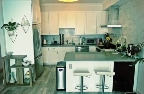 North Beach Condo | Modern Northbeach 2bedroom -WiFi, fitness, great location - Best of SF living