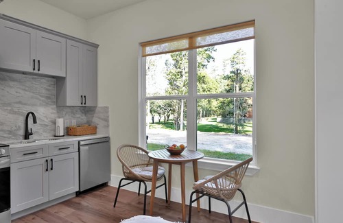Stagecoach House | One Bedroom Casita with Kitchen On Lake Apache in the serene City of Stagecoach.