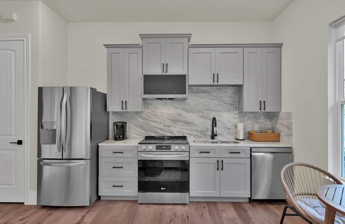 Stagecoach House | One Bedroom Casita with Kitchen On Lake Apache in the serene City of Stagecoach.