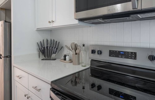 Midtown Cottage | Bluff City Luxe-Cottage, Charming 2-Bedroom Cottage, Newly Renovated