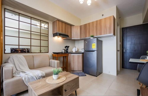 Cebu Apartment | Furnished Studio | Amenity View, WiFi, Netflix, Workspace and Pool