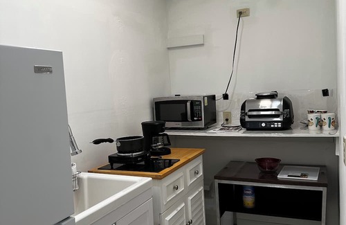 Tallahassee Apartment | Newly renovated 100% privacy Very quite studio with private entrance
