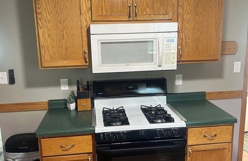 Waverly House | Waverly 3 Bed 2 Bath Homen