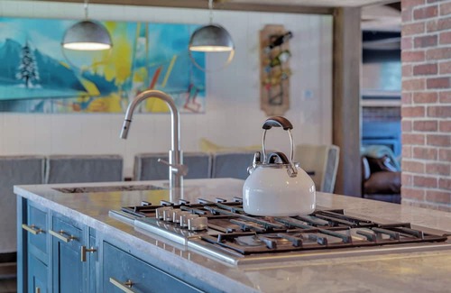 Banff House | Welcome to Nostalgia, a luxurious mountain retreat in Banff, Alberta