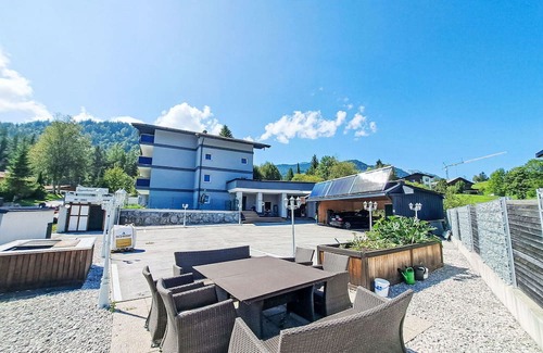 Steinberg am Rofan Apartment | Beautiful apartment for 10 guests with WIFI, hot tub, TV, patio, pets allowed and parking