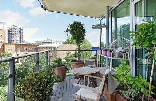 St. Mary's Park Apartment | Luxury City Apartment in London Battersea Reach