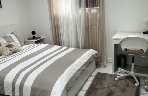 Palaiseau House | Lodging lina